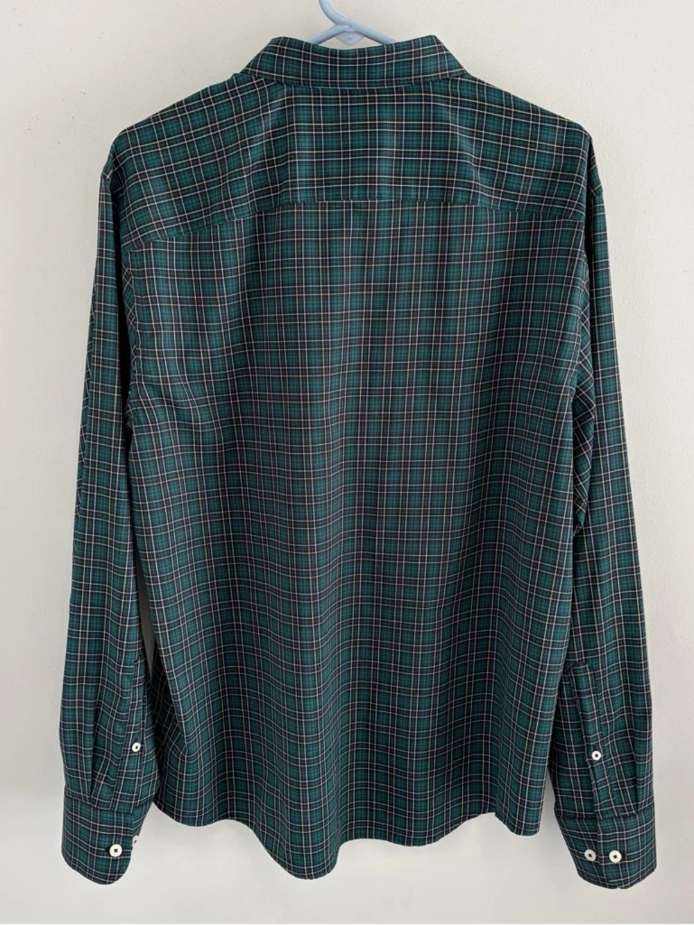 Untuckit Slim Fit Button Down Long Sleeve Shirt.